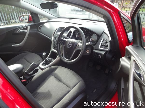 2011 Vauxhall Astra 1.4i 16V image 3