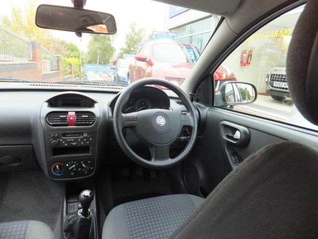 2002 VAUXHALL CORSA 1.2 image 4