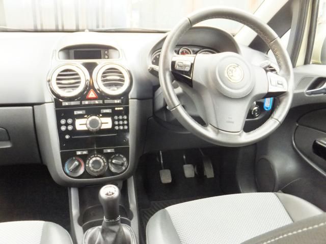 2010 VAUXHALL CORSA 1.2 SE image 4