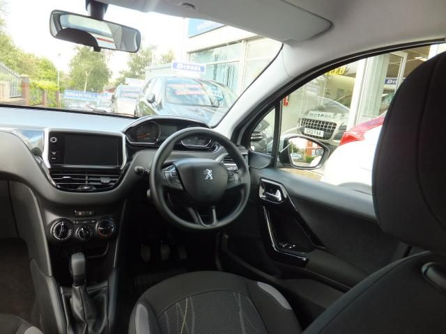 2012 PEUGEOT 208 1.4 image 4