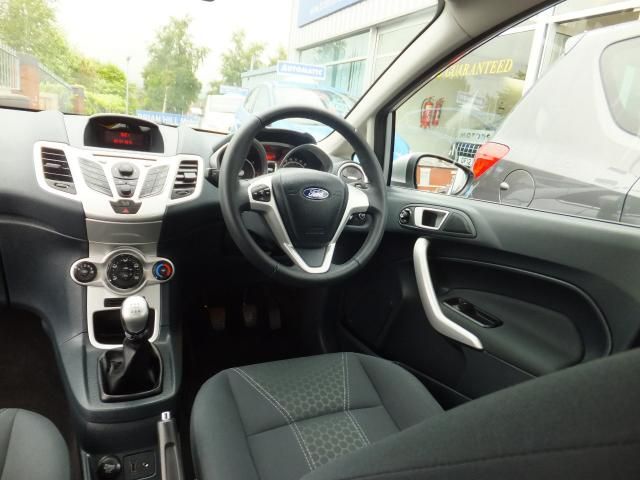 2012 FORD FIESTA 1.4 ZETEC 16V image 4