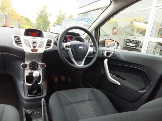 2012 FORD FIESTA 1.2 ZETEC image 4