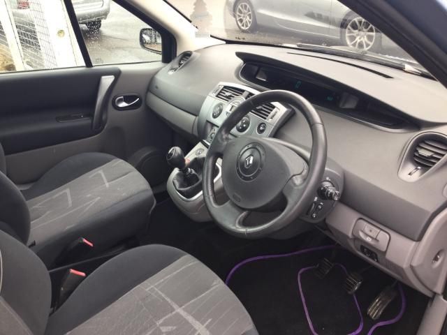 2004 RENAULT SCENIC 2.0 DYNAMIQUE VVT image 5