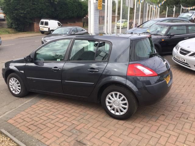2005 RENAULT MEGANE 1.4 SL image 3