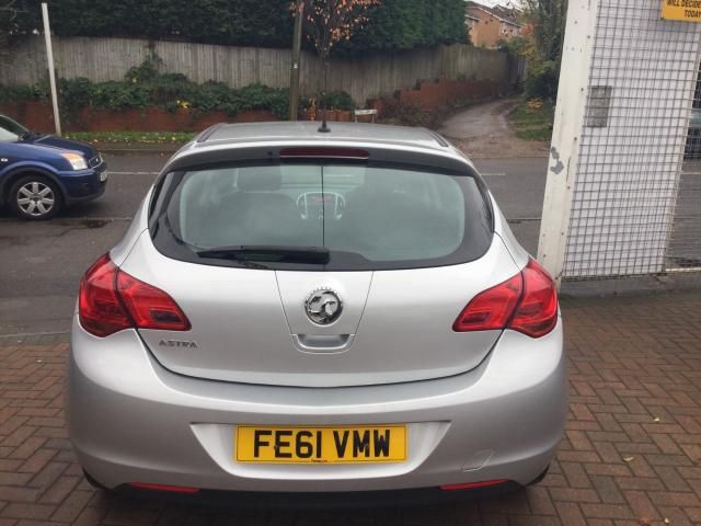 2011 VAUXHALL ASTRA 1.2 CDTI image 3