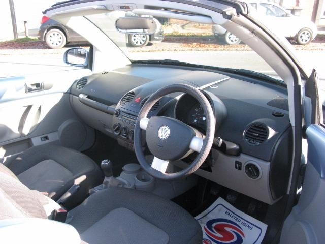 2005 VOLKSWAGEN BEETLE 1.6 image 5