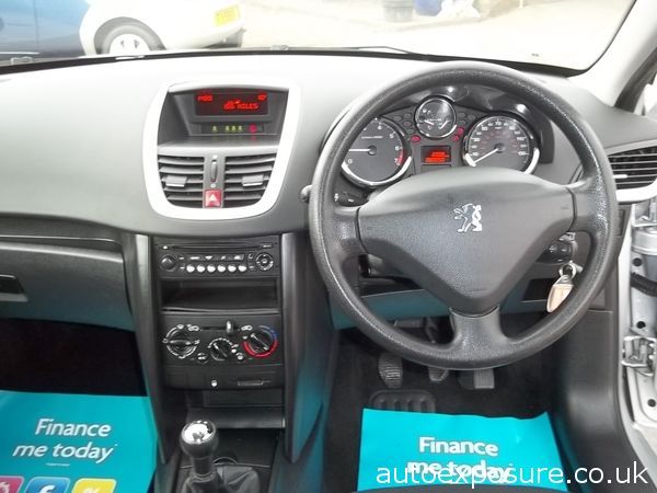 2007 Peugeot 207 1.4 16V S image 5