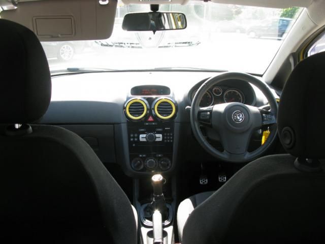 2011 VAUXHALL CORSA 1.2 LIMITED EDITION image 4