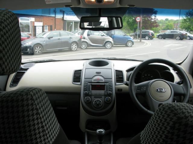 2010 KIA SOUL 1.6 SHAKER CRDI image 4