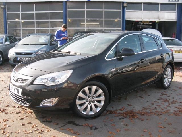 2011 VAUXHALL ASTRA 1.7 CDTI image 1
