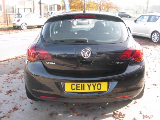 2011 VAUXHALL ASTRA 1.7 CDTI image 3