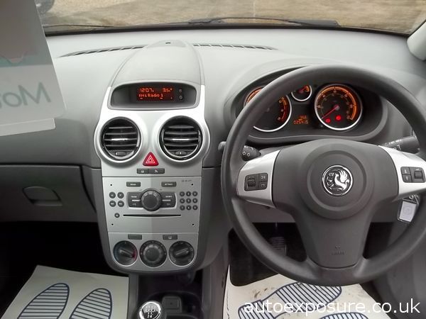2011 Vauxhall Corsa 1.2 Exclusiv image 4