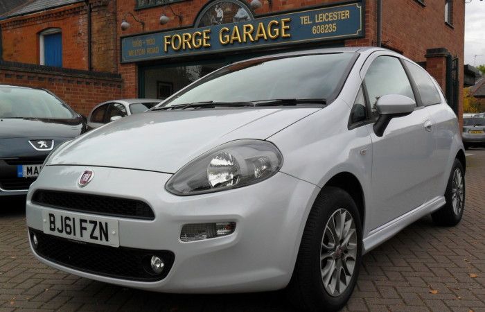 2012 Fiat Punto 1.4 image 1