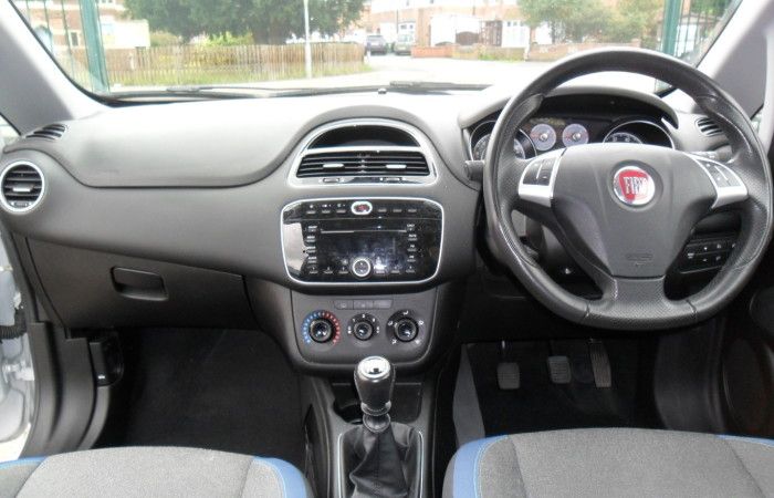 2012 Fiat Punto 1.4 image 5