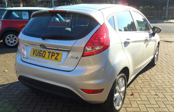 2010 Ford Fiesta 1.25 Zetec image 3