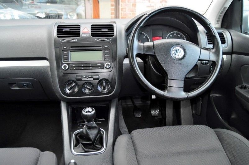 2006 VW Golf SPORT TDI image 5