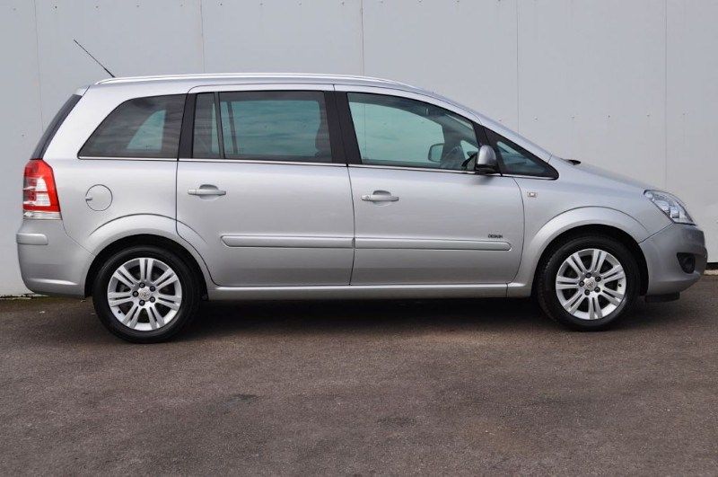 2011 Vauxhall Zafira DESIGN image 2