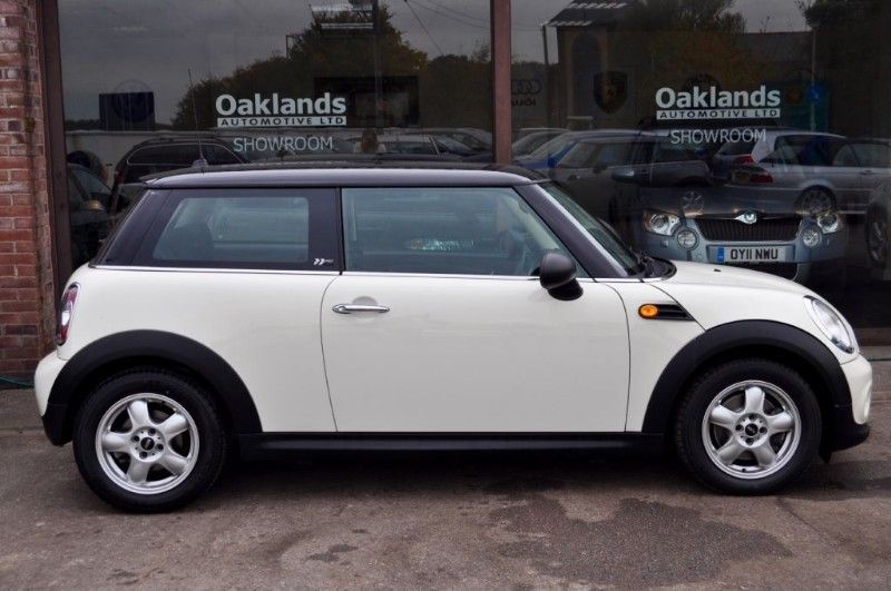 2011 MINI Hatch FIRST image 2