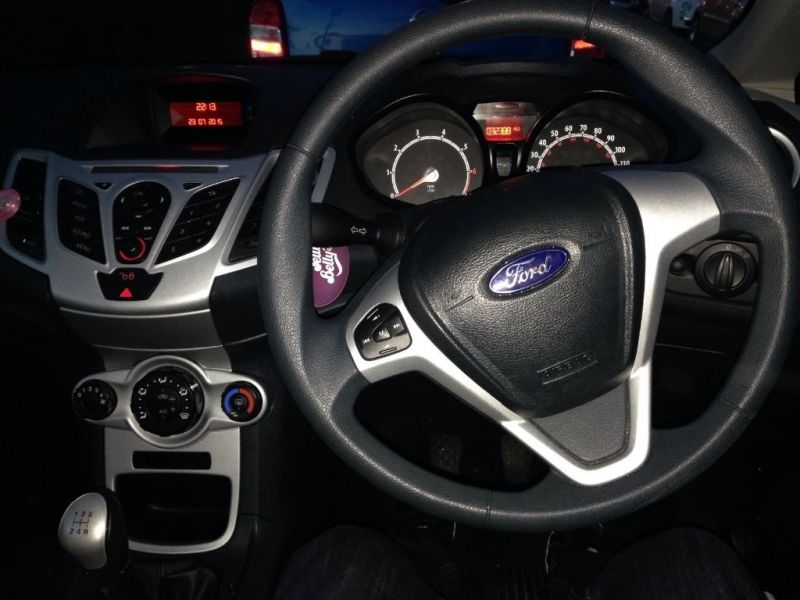 2012 Ford Fiesta Edge image 5