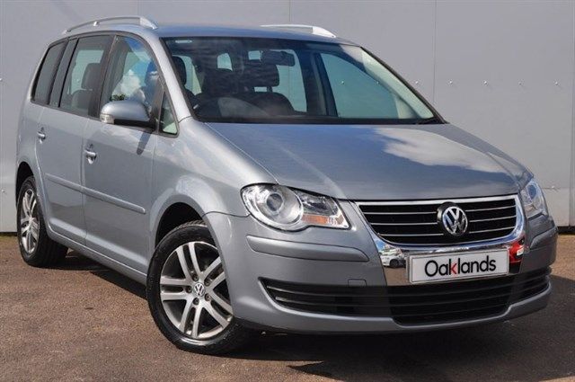 2009 VW Touran SE TDI image 1