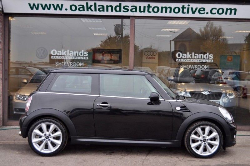 2012 MINI Hatch COOPER D image 2