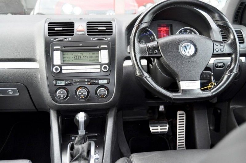 2008 VW Golf GTI image 4