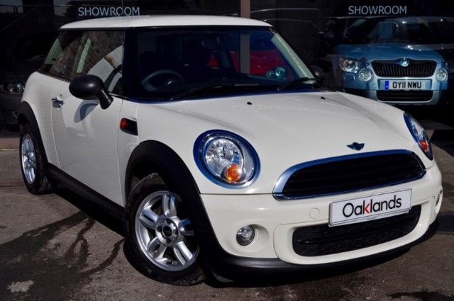 2013 MINI Hatch ONE D image 1