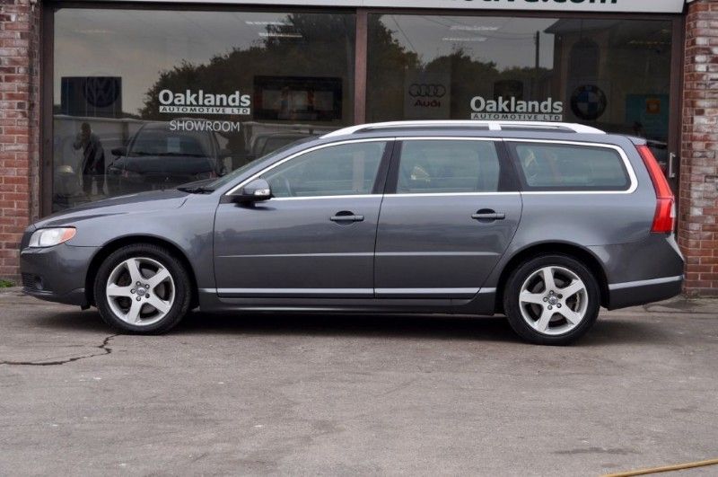 2008 Volvo V70 D SE LUX image 2