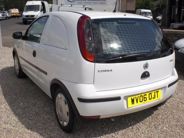 2006 VAUXHALL CORSA 1.3 CDTI image 3