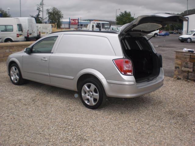2008 VAUXHALL ASTRA 1.7 CDTI image 3