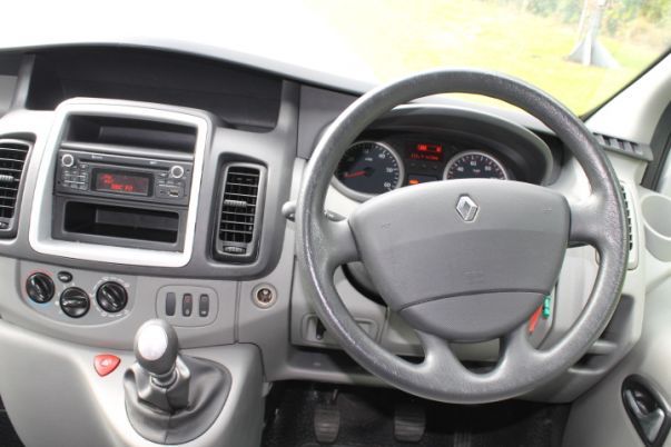 2013 RENAULT TRAFIC DCI 2.0 image 4