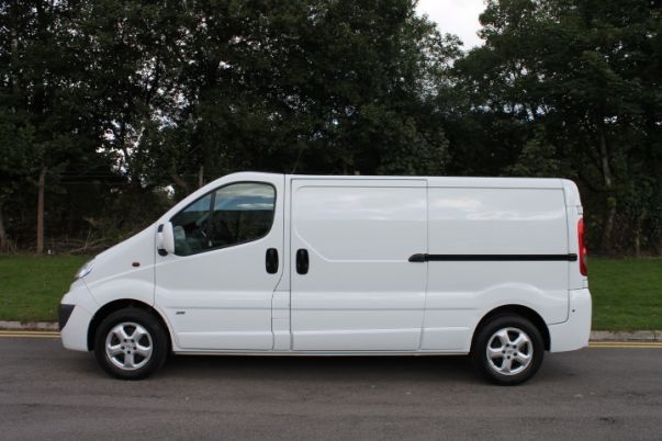 2011 VAUXHALL VIVARO 2.0 CDTI image 2