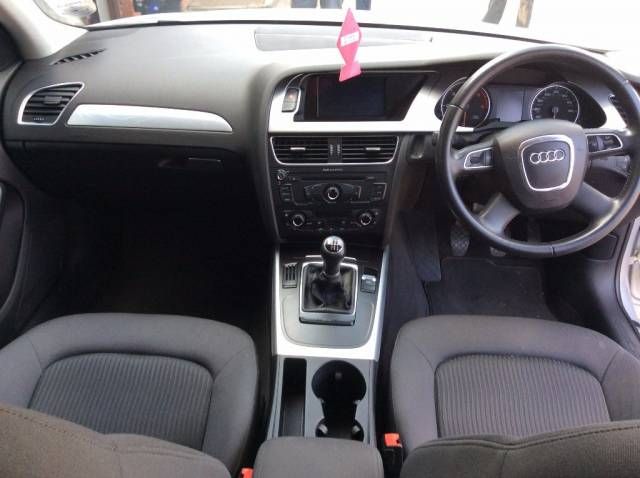 2009 AUDI A4 2.0 TDI image 3