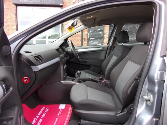 2006 VAUXHALL ASTRA 1.6 CLUB image 5