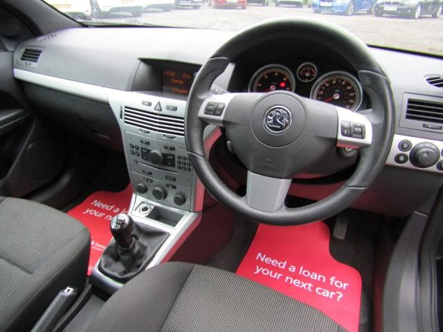 2010 VAUXHALL ASTRA 1.9 SRI XP CDTI image 4