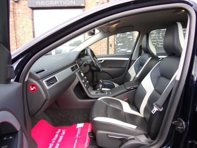 2010 VOLVO V70 2.0 D R-DESIGN SE image 5