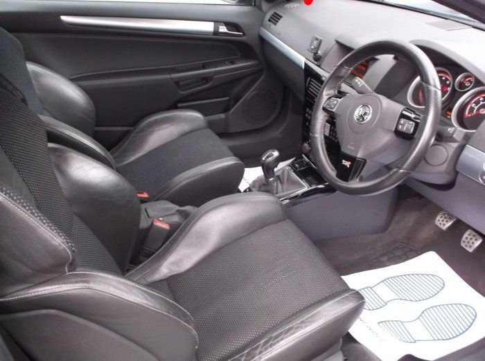2007 Vauxhall Astra 2.0T 16V VXR image 4