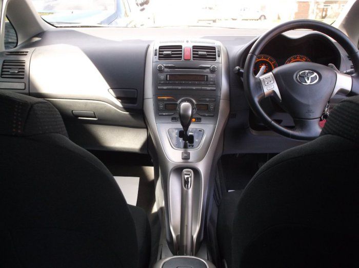 2009 Toyota Auris 1.6 V-Matic TR image 4