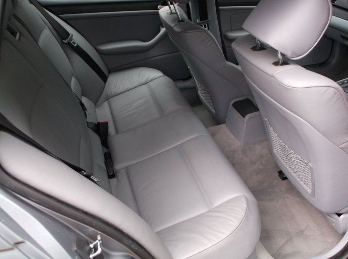 2004 BMW 3 Series 3.0 330i Sport image 5