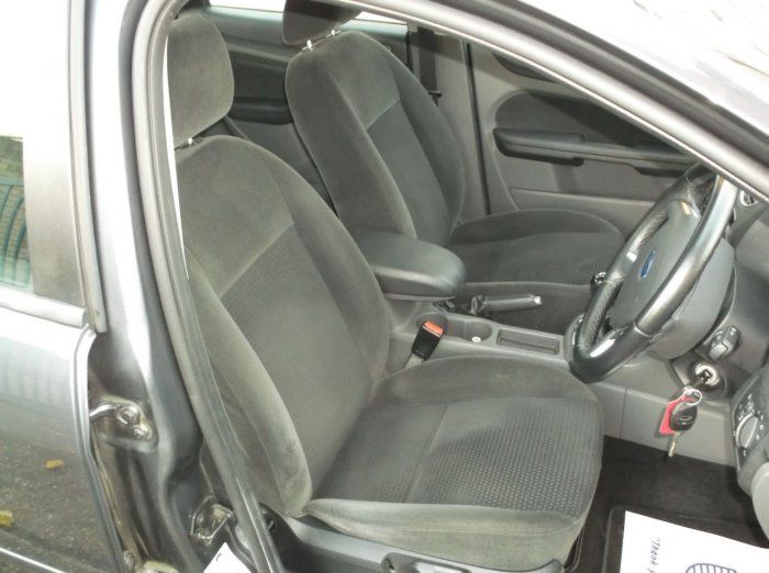 2007 Ford Focus 1.8 Ghia image 5