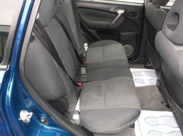 2004 Toyota Rav 4 2.0 XT3 image 5