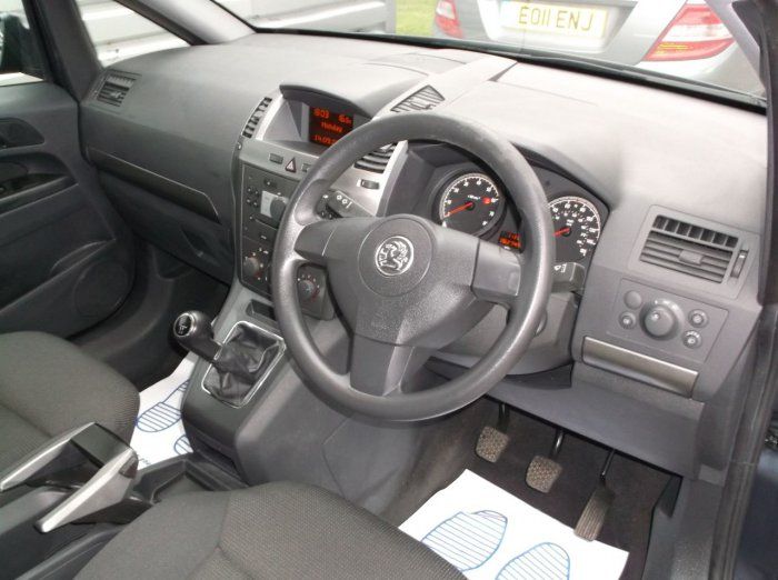 2007 Vauxhall Zafira 1.6i image 4