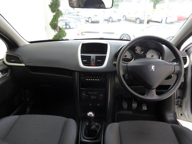 2009 PEUGEOT 207 1.4 S HDI image 4