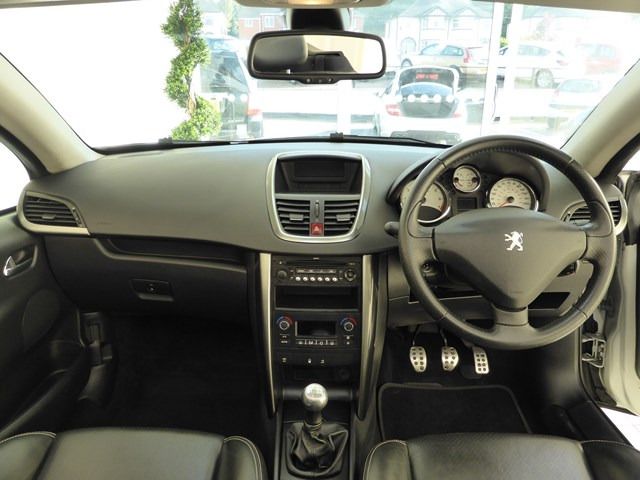 2009 PEUGEOT 207 1.6 CC GT image 4