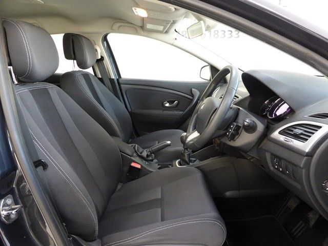 2010 RENAULT MEGANE 1.6 image 5