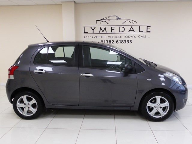 2010 TOYOTA YARIS 1.3 image 2