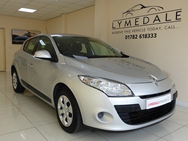 2009 RENAULT MEGANE 1.5 image 1