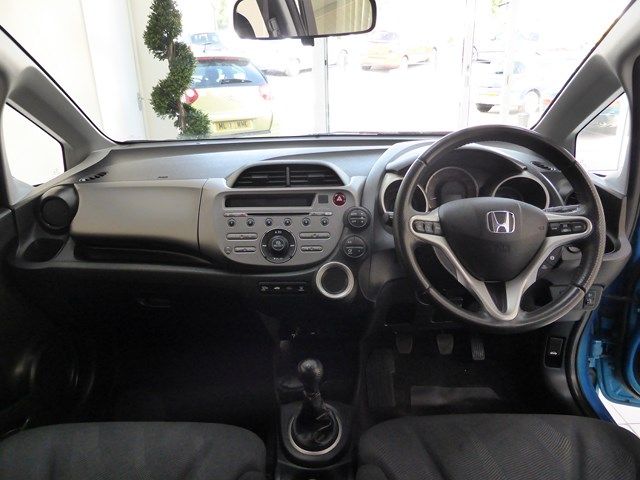 2010 HONDA JAZZ 1.3 I-VTEC image 4