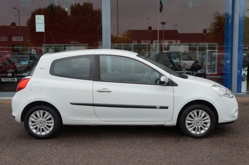 2010 Renault Clio 1.2 16V image 2