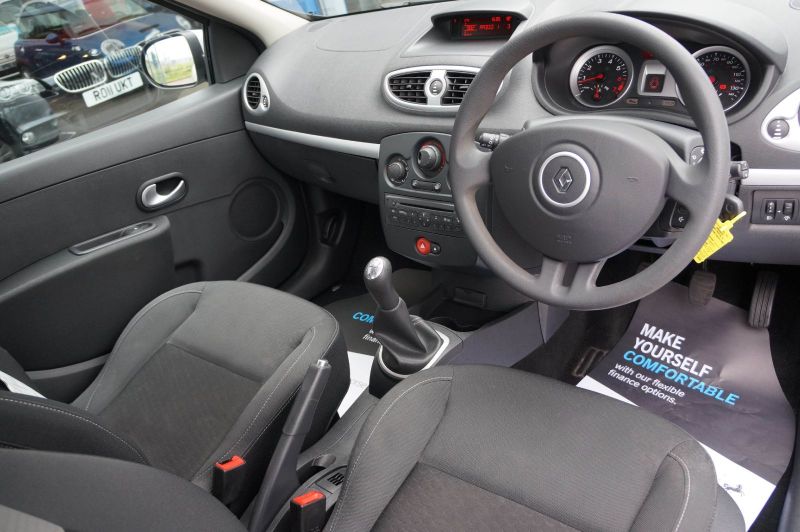 2010 Renault Clio 1.2 16V image 4